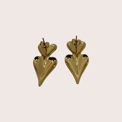 Nitelief Amour Rose gold heart-shaped drop earrings with a romantic design for a stylish look.