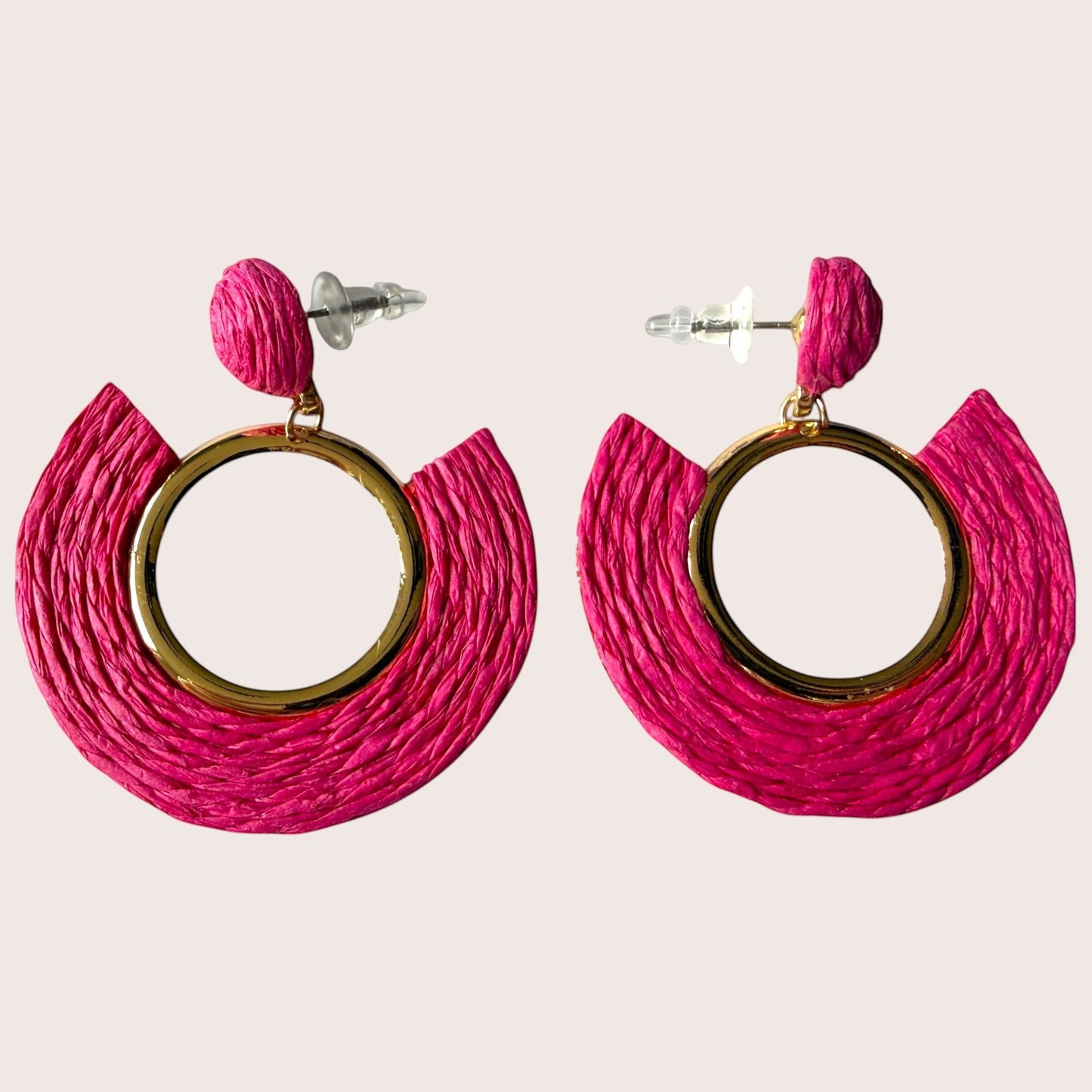 Nitelief hot pink raffia hoop earrings with gold-tone circular accents and stud backs
