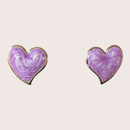 Nitelief purple heart-shaped stud earrings with a marbled enamel finish and gold-tone trim